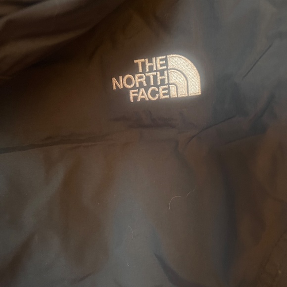 THE NORTH FACE Girl's Down Filled 550 Hooded Jacket - Picture 10 of 10